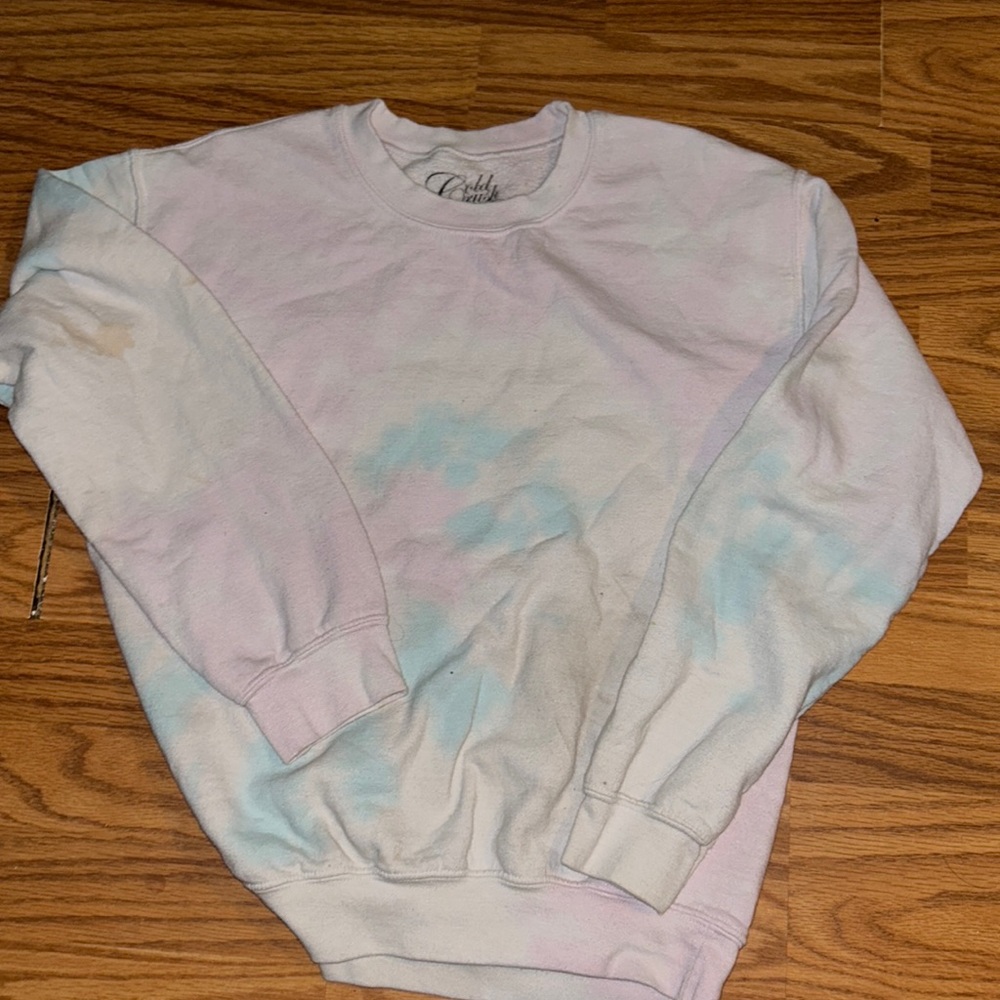 Light tie dye sweat shirt